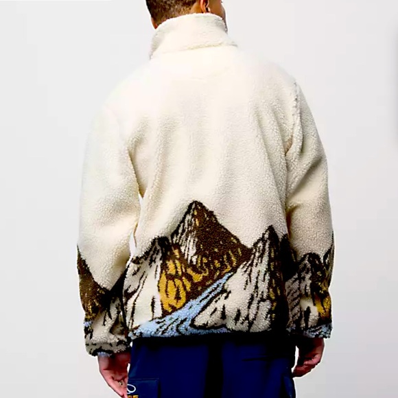 Warm Sweater Outdoorsy - Picture 3 of 4